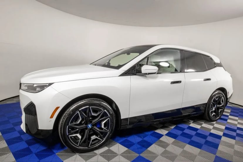2025 BMW iX - Image 1