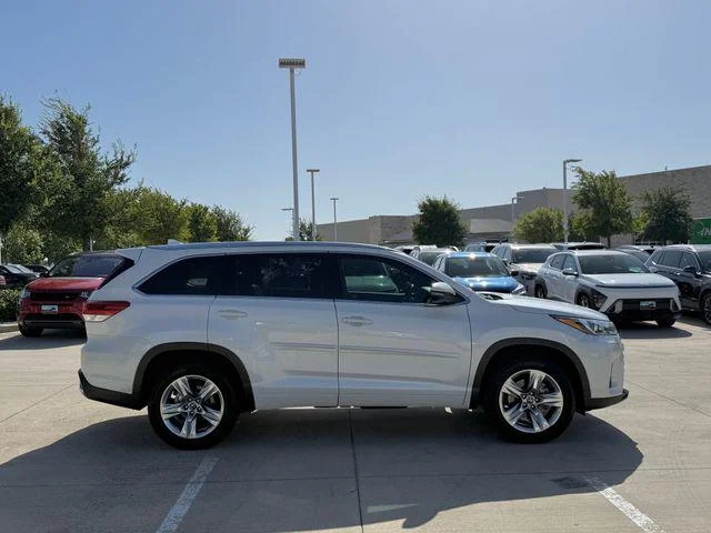 2019 Toyota Highlander - Image 3