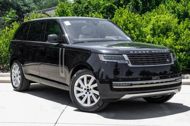 2026 Land Rover Range Rover - Image 2