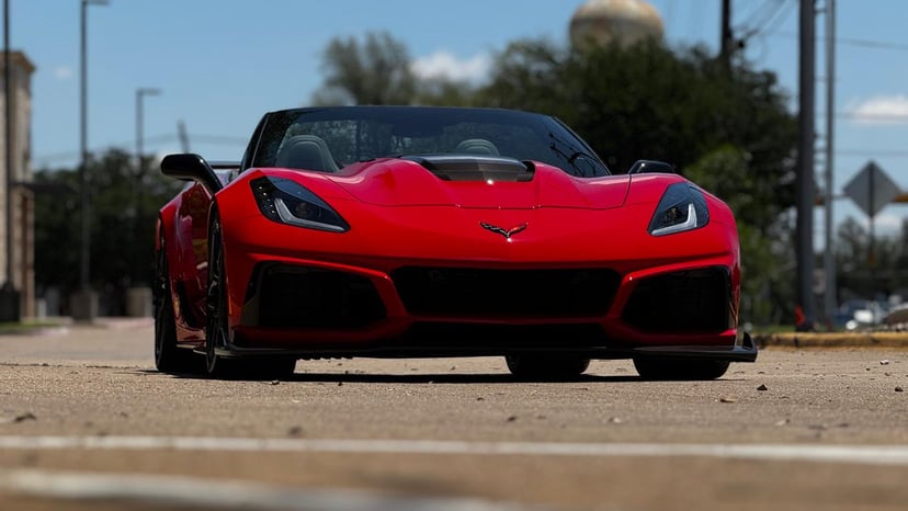 2019 Chevrolet Corvette - Image 2
