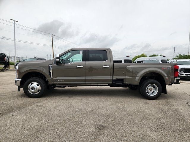 2026 Ford F-350 - Image 2