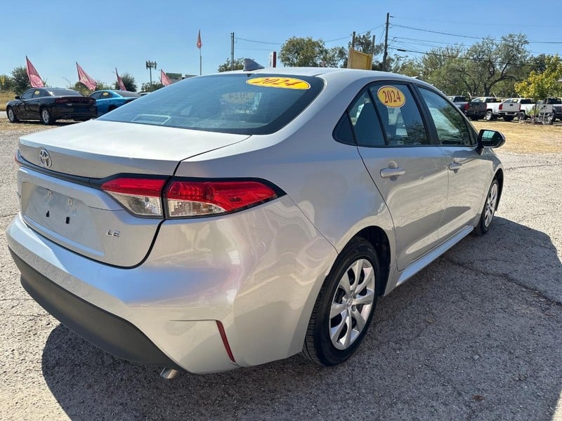 2024 Toyota Corolla LE - Image 2