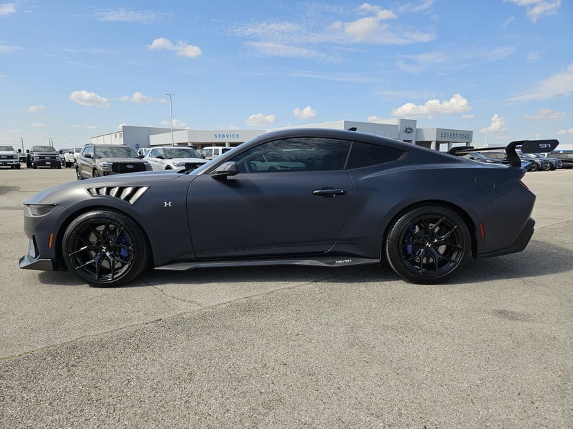 2025 Ford Mustang - Image 3