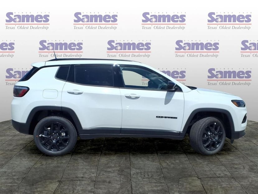 2026 Jeep Compass - Image 3