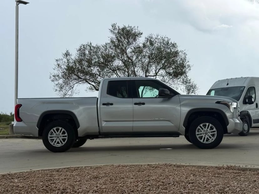2022 Toyota Tundra - Image 2