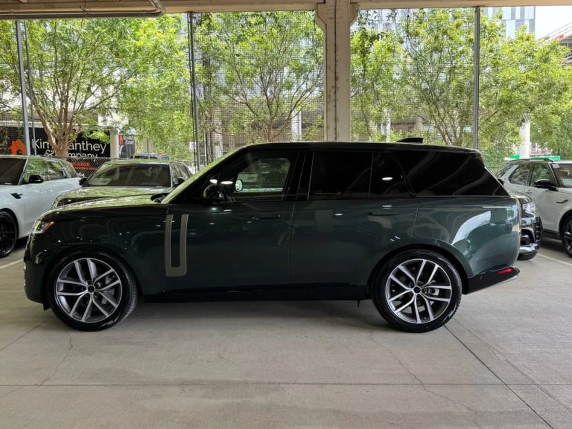 2026 Land Rover Range Rover - Image 2