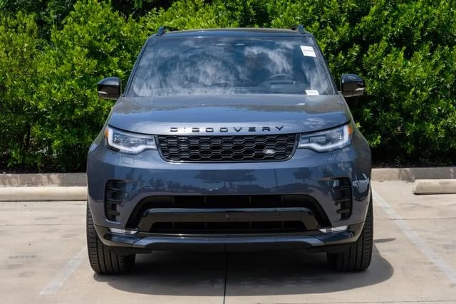 2026 Land Rover Discovery - Image 2