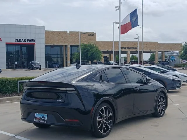 2025 Toyota Prius Prime - Image 3