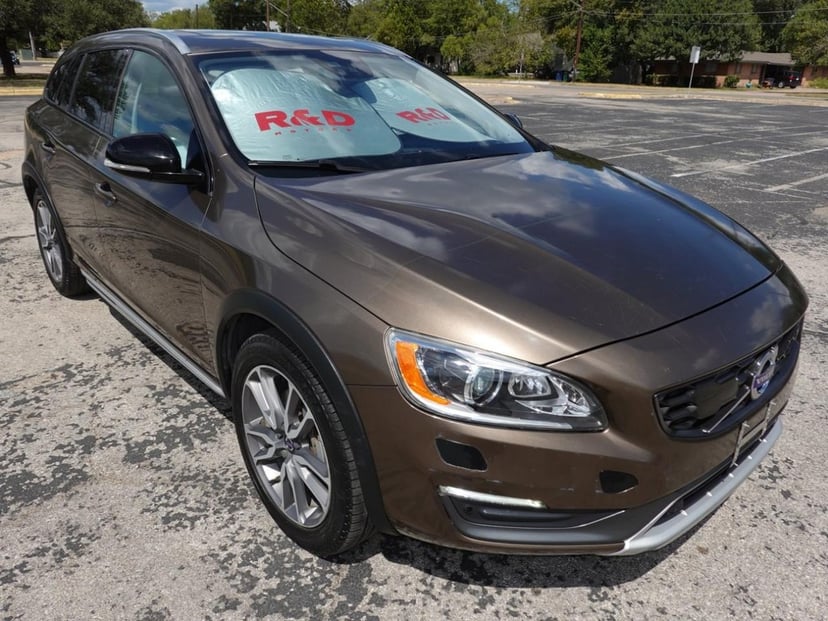 2016 Volvo V60 Cross Country - Image 1