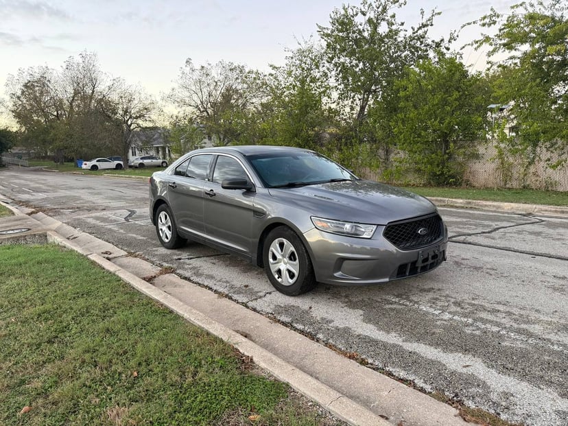 2015 Ford Taurus - Image 1