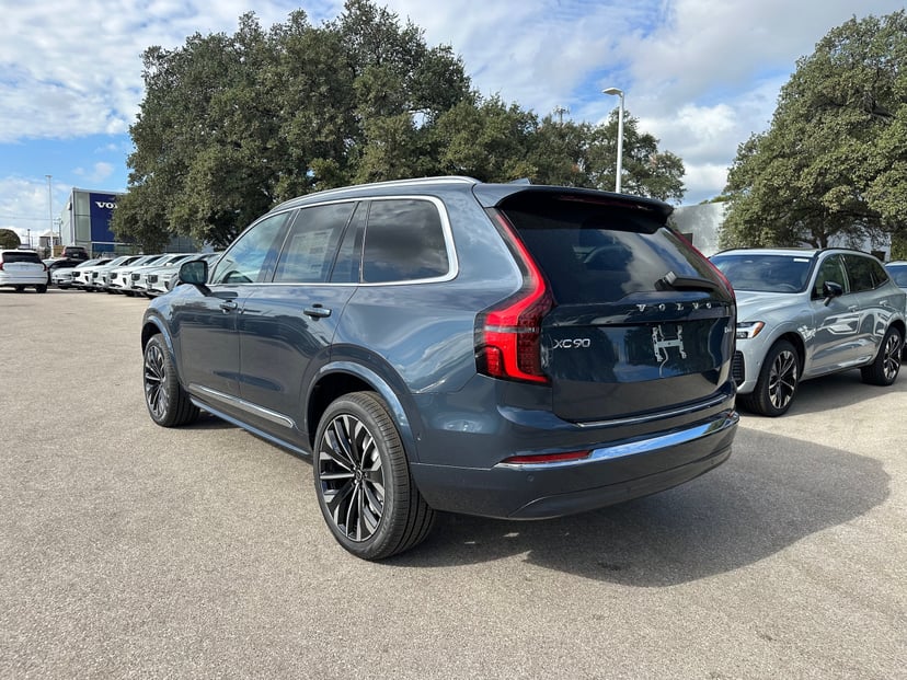 2026 Volvo XC90 - Image 3