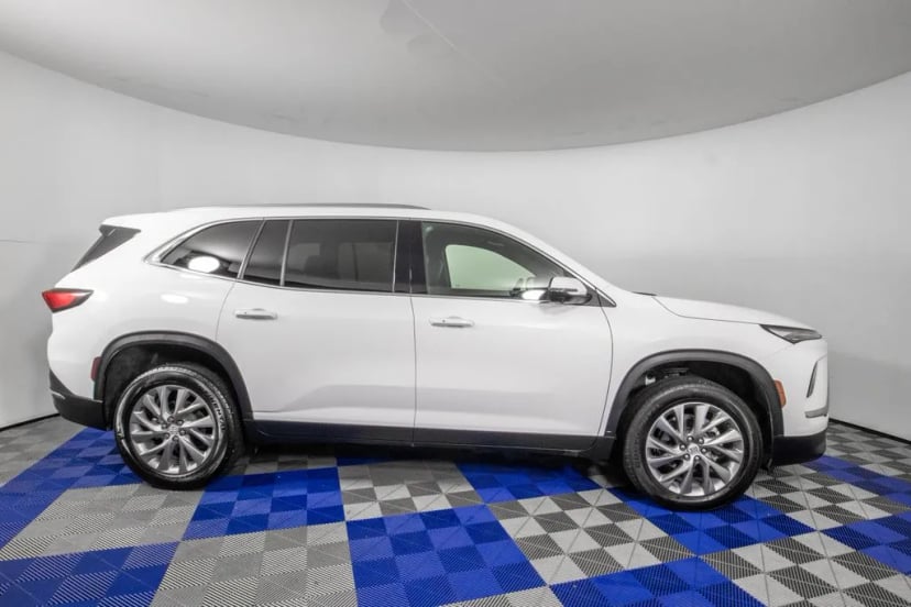 2026 Buick Enclave - Image 2
