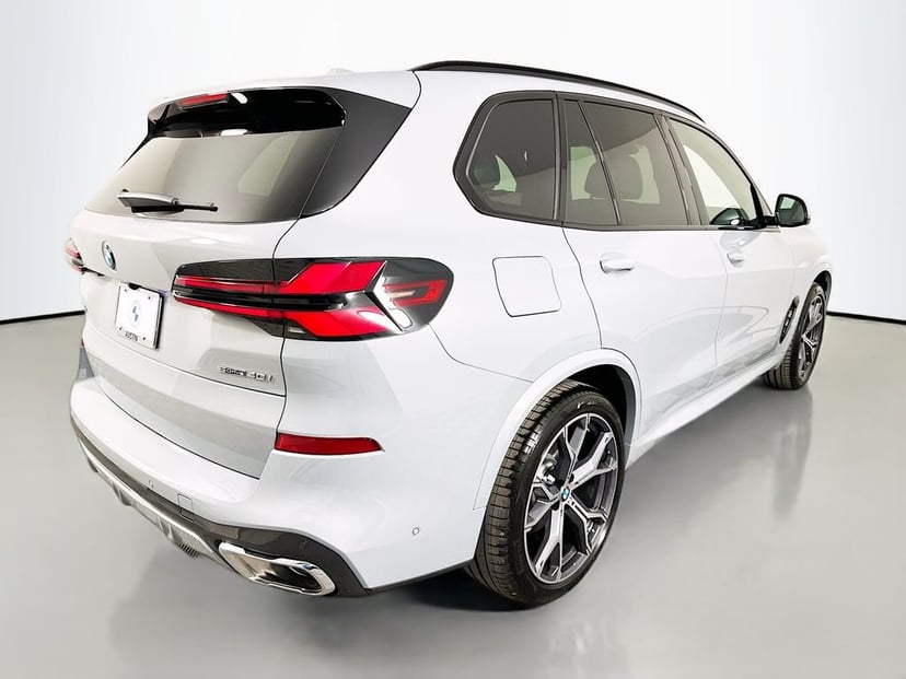 2026 BMW X5 - Image 3