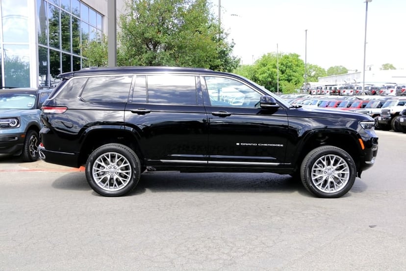 2024 Jeep Grand Cherokee L - Image 1