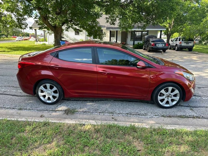 2011 Hyundai Elantra - Image 3