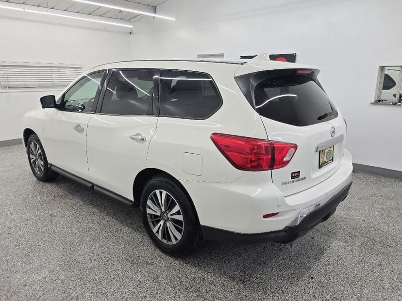 2020 Nissan Pathfinder - Image 3