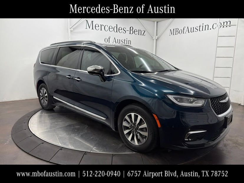 2023 Chrysler Pacifica - Image 1