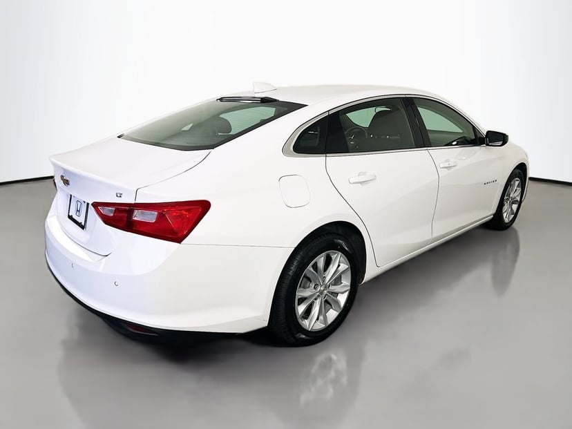 2025 Chevrolet Malibu - Image 3