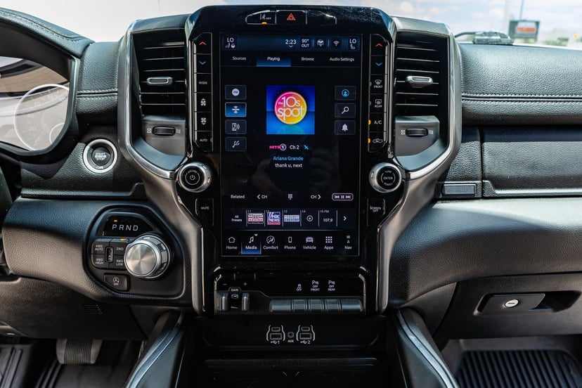 2025 Ram 1500 - Image 3