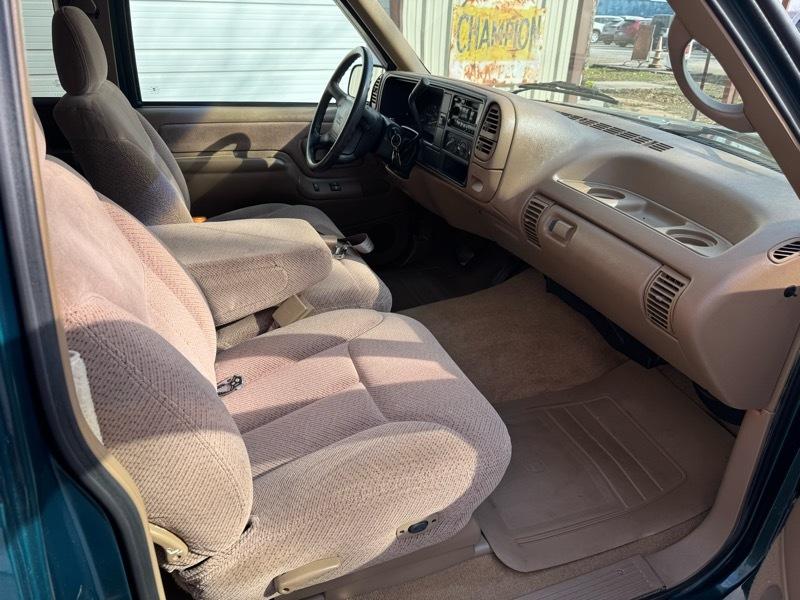1995 GMC Sierra - Image 2