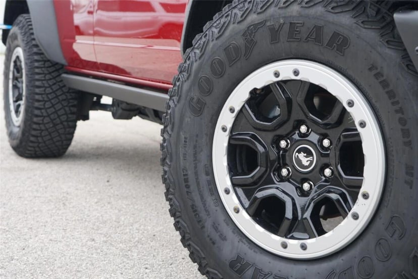 2021 Ford Bronco - Image 2