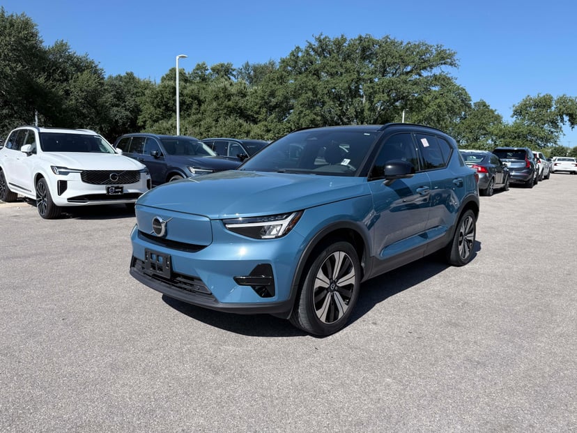 2023 Volvo XC40 Recharge - Image 1