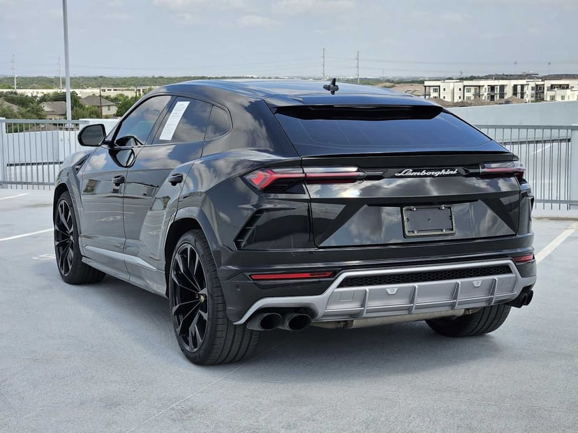 2019 Lamborghini URUS - Image 3