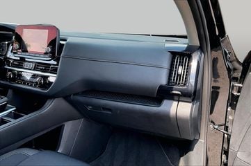 2025 Nissan Pathfinder - Image 2