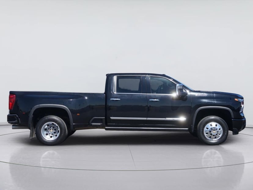 2024 Chevrolet Silverado 3500 HD - Image 2