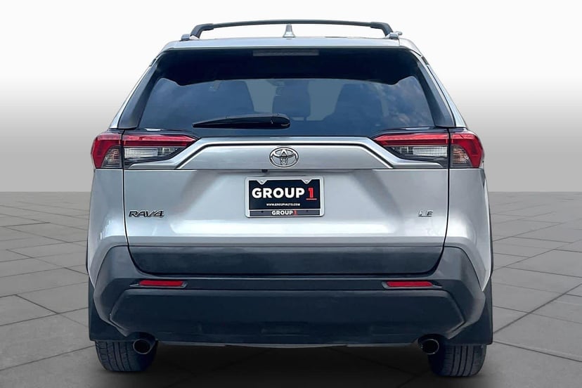 2019 Toyota RAV4 - Image 3