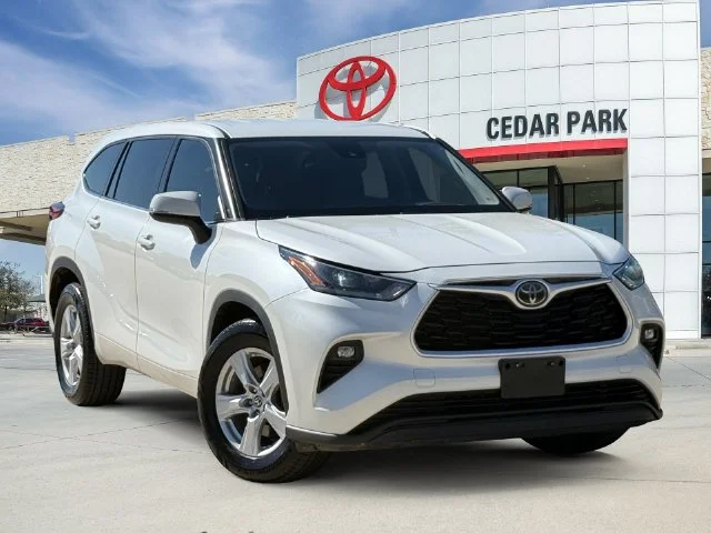 2021 Toyota Highlander - Image 1