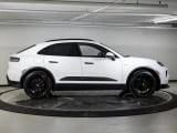 2026 Porsche Macan Electric - Preview 8