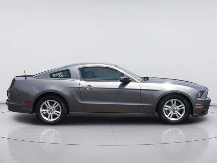 2014 Ford Mustang - Image 2