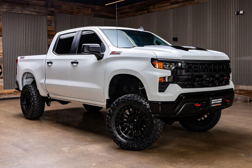 2025 Chevrolet Silverado 1500 - Image 1