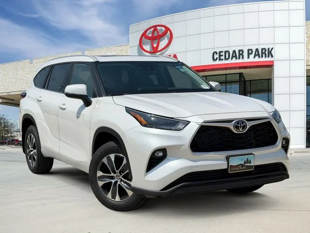 2026 Toyota Highlander - Image 1