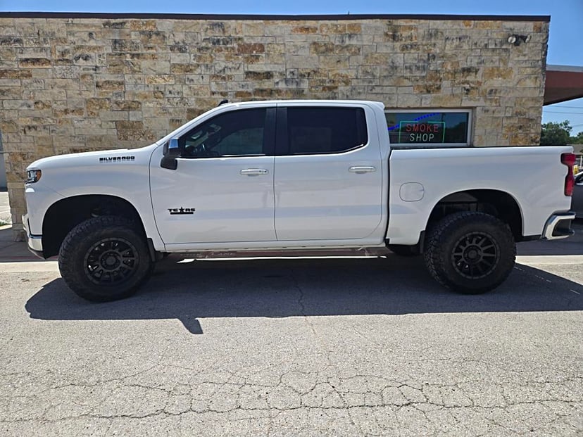2017 Chevrolet Silverado - Image 2