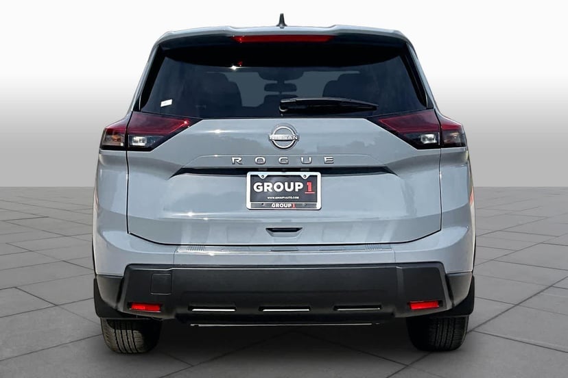 2026 Nissan Rogue - Image 2