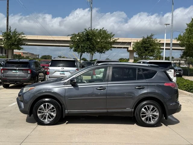 2017 Toyota RAV4 Hybrid - Image 3