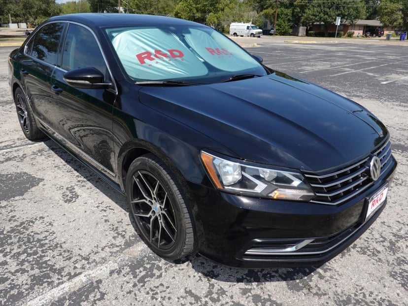 2016 Volkswagen Passat - Image 1