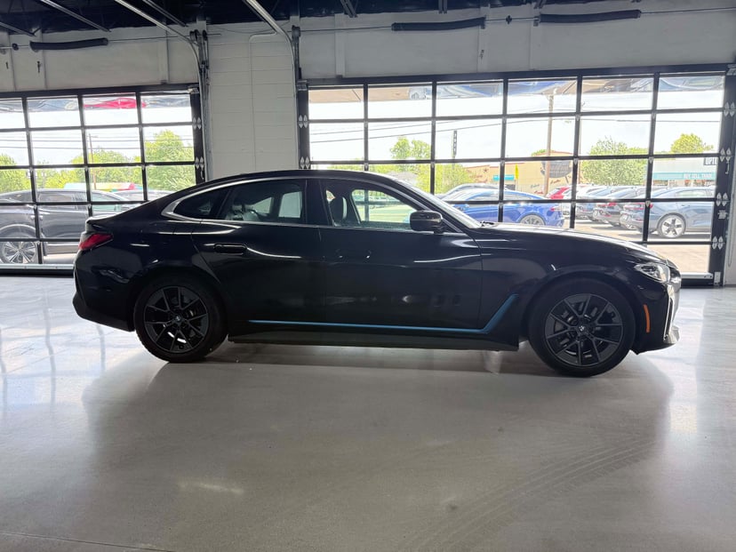2023 BMW i4 - Image 3