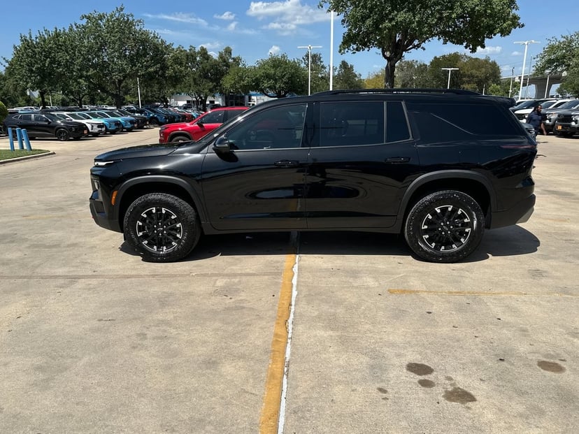 2026 Chevrolet Traverse - Image 2