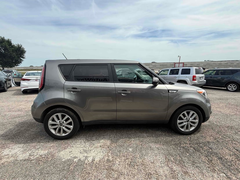2019 Kia Soul - Image 1