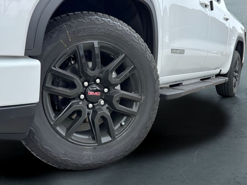 2026 GMC Sierra 1500 - Image 3