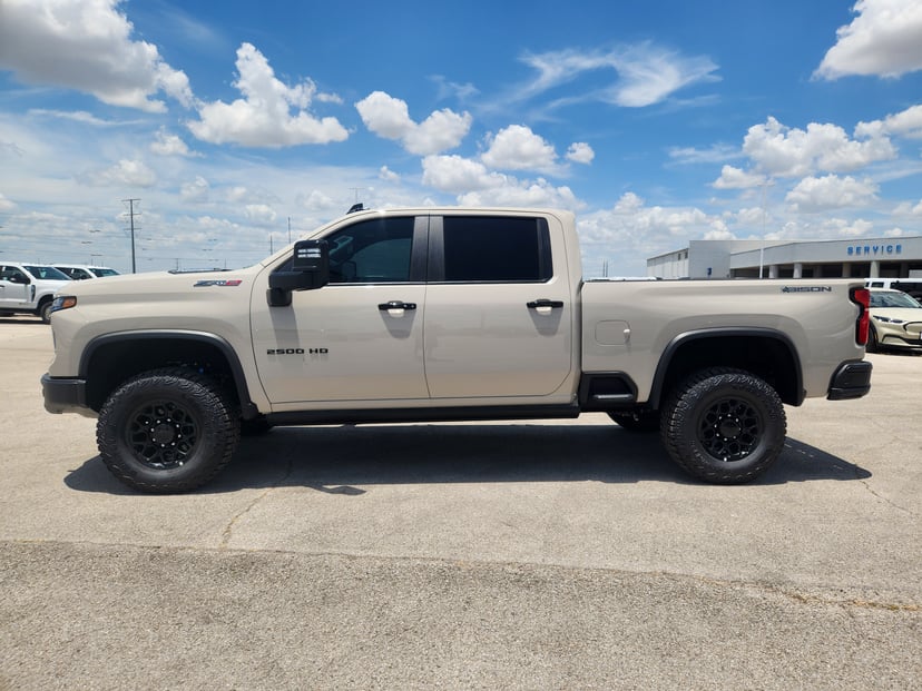 2026 Chevrolet Silverado 2500 HD - Image 2