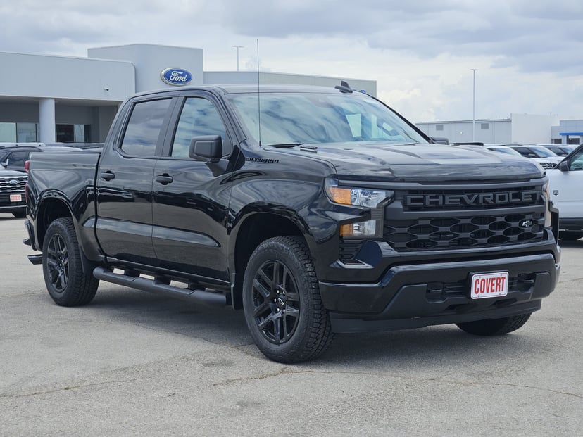 2026 Chevrolet Silverado - Image 2