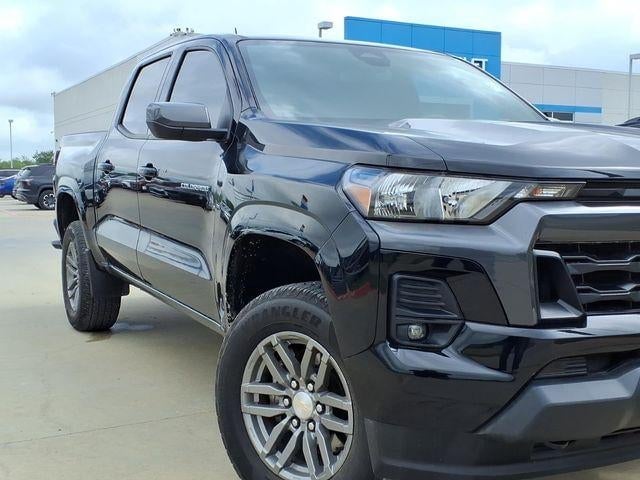 2024 Chevrolet Colorado - Image 2