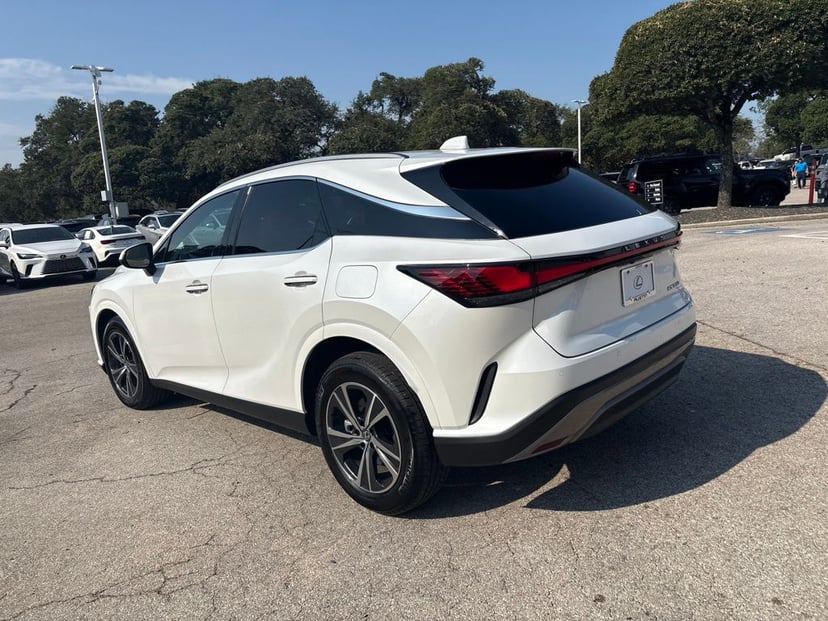 2026 Lexus RX - Image 3