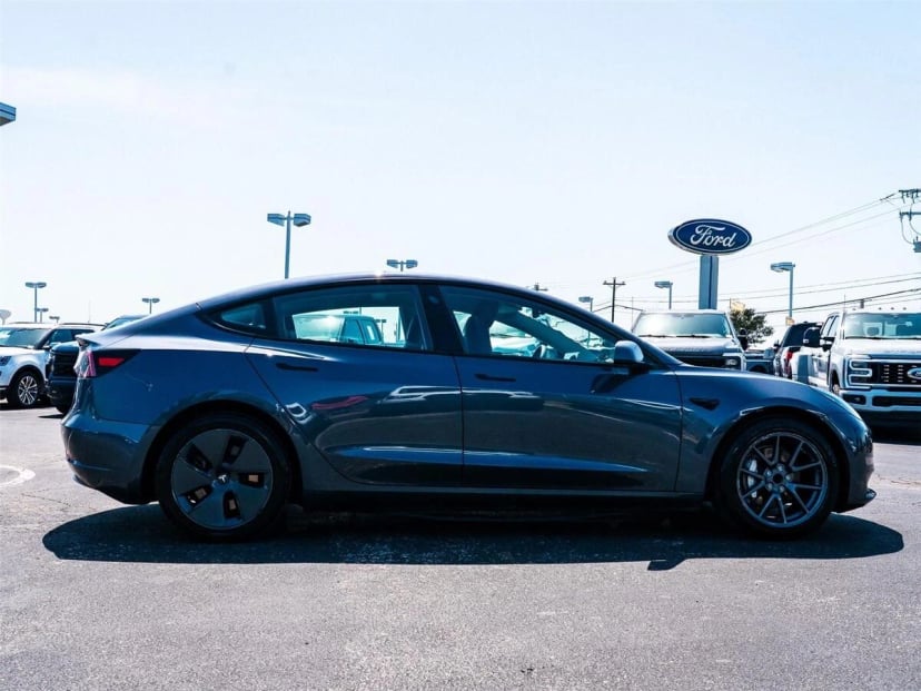 2023 Tesla Model 3 - Image 2