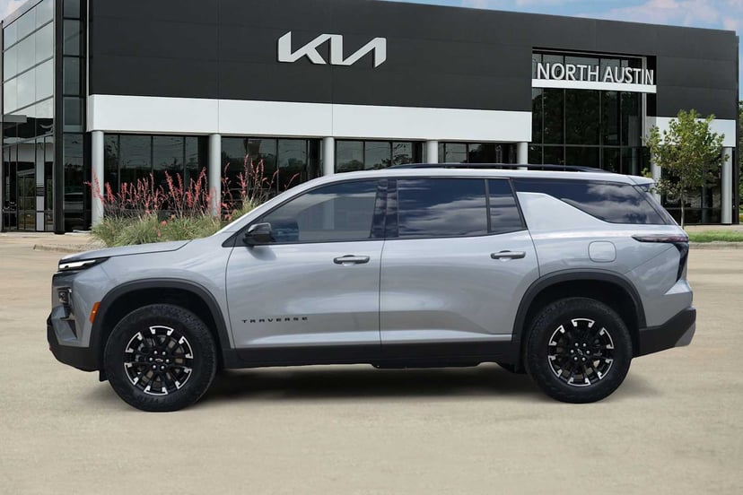2024 Chevrolet Traverse - Image 2