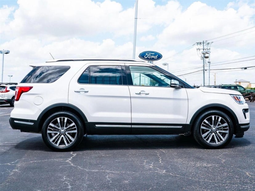 2019 Ford Explorer - Image 2